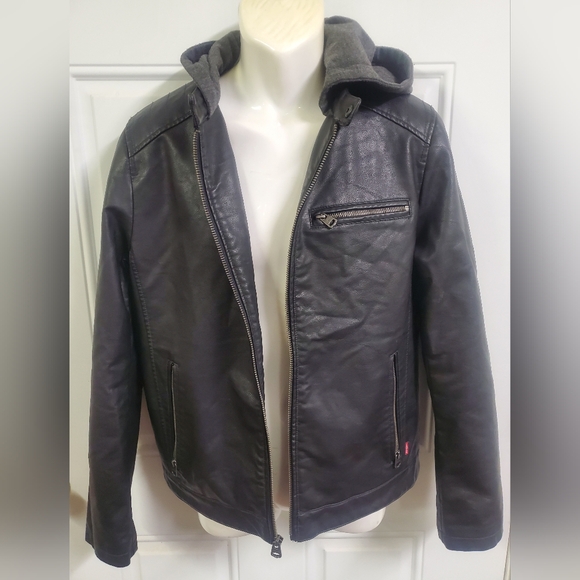 Use like new Levi's faux leather men ride jacket size S - Picture 2 of 8
